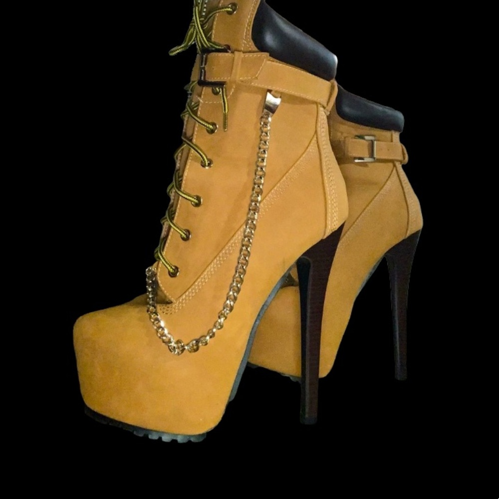 Host pick 🔆Ami club wear heel boots